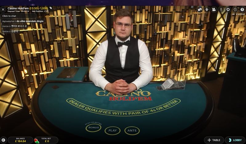 Videopoker hos CampoBet med pokerhånd og klassisk casino-layout på skærmen